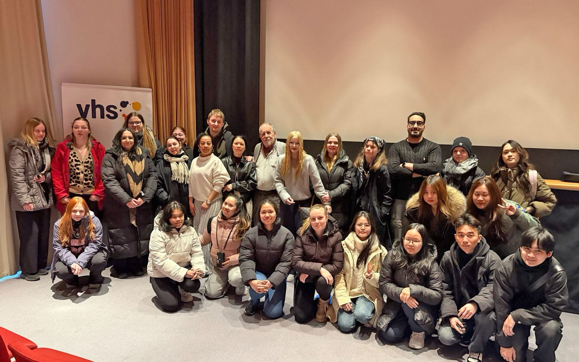 Schülerinnen und Schüler der BG 12 und der Gastronomie nehmen an Vorstellung des Films „Generation Zukunft - Enkel des Holocaust“ teil